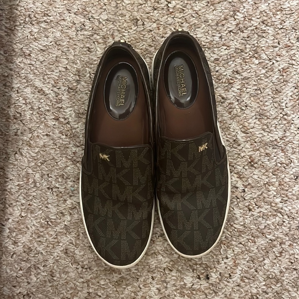 Micheal Kors flats